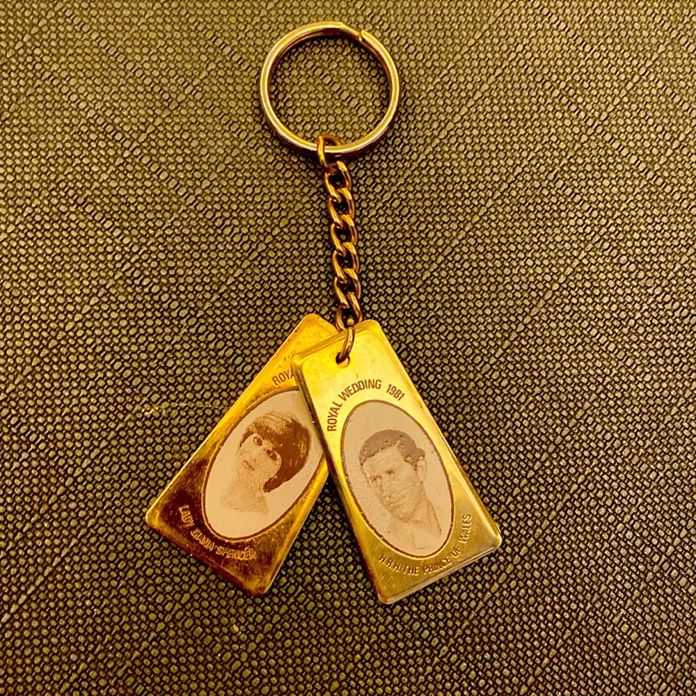 Royal wedding 1981 Vtg keychain, Lady Diana Spencer  HRH the Prince of Wales